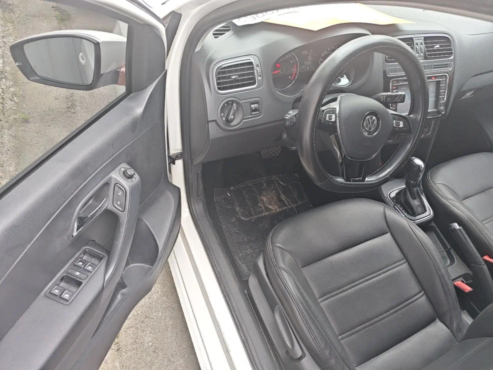Volkswagen Polo 2016 1.6L Automatic Comfort Model — миниатюра 23