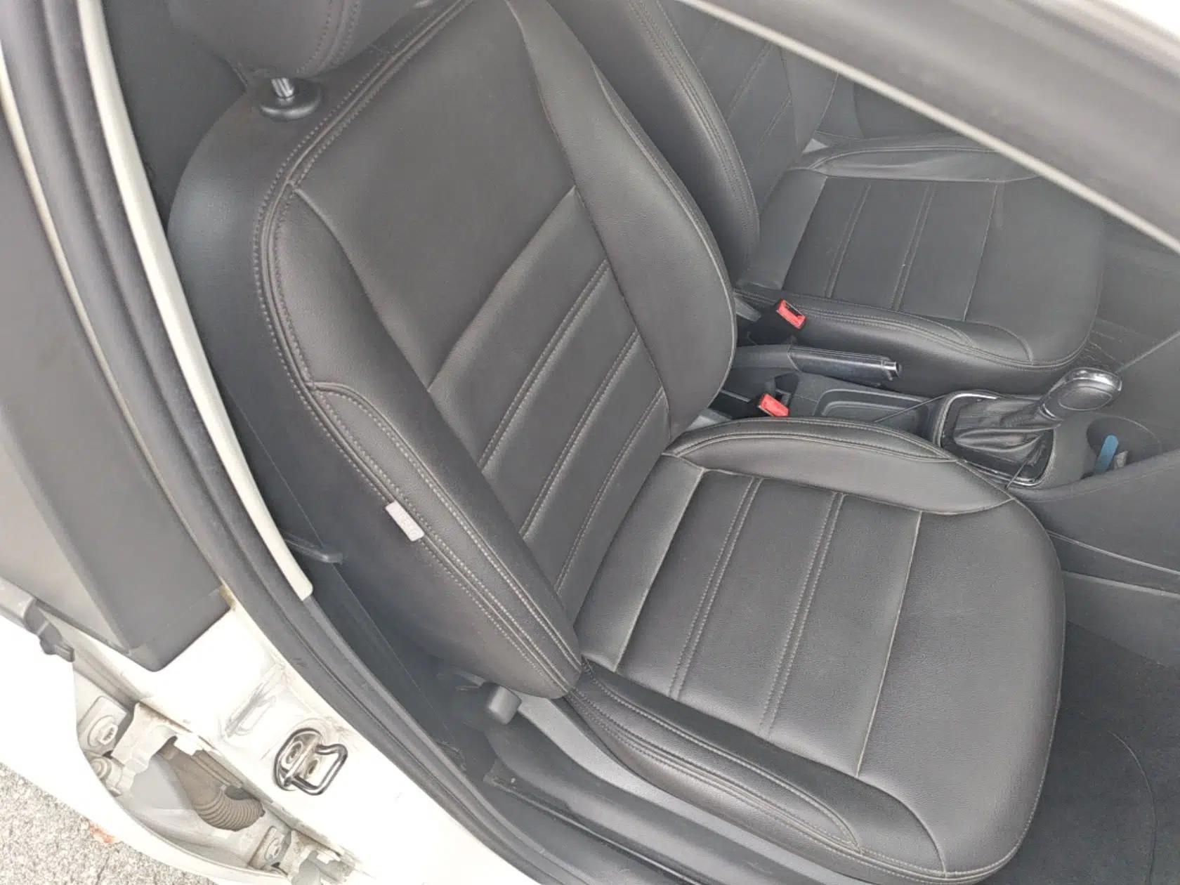 Volkswagen Polo 2016 1.6L Automatic Comfort Model — миниатюра 24