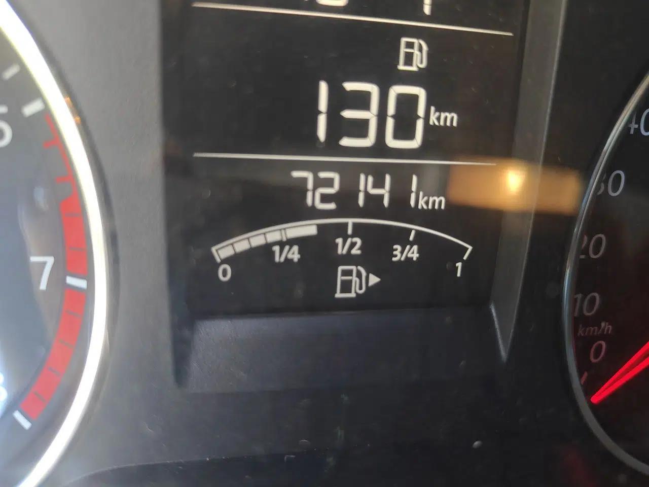 Volkswagen Polo 2016 1.6L Automatic Comfort Model — миниатюра 12