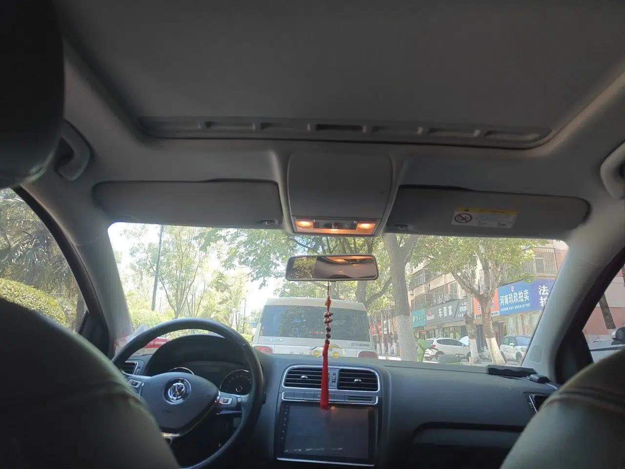 Volkswagen Polo 2016 1.6L Automatic Comfort Model — миниатюра 18