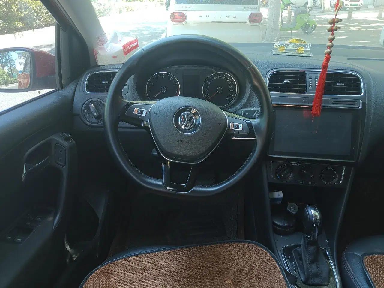 Volkswagen Polo 2016 1.6L Automatic Comfort Model — миниатюра 10