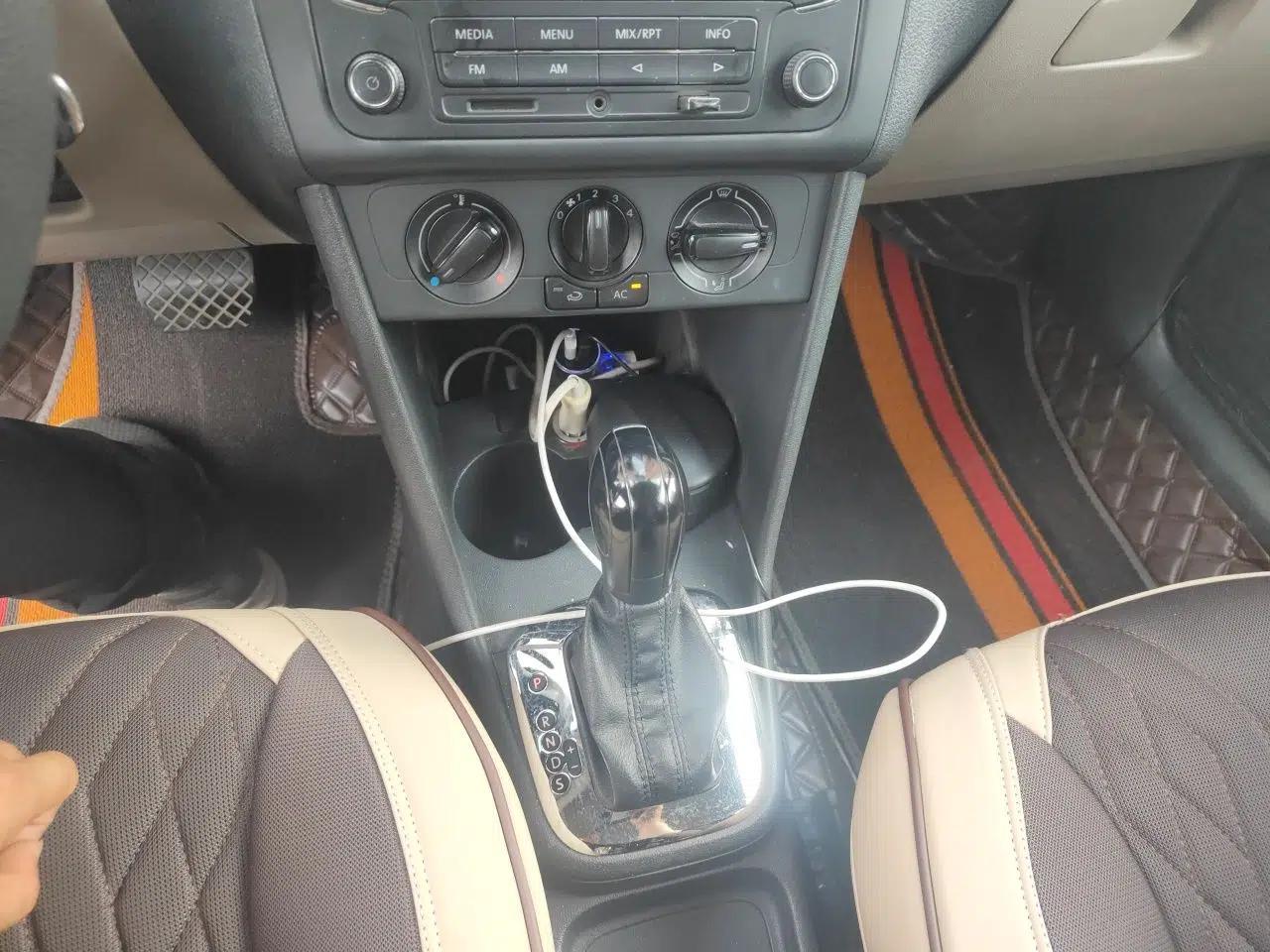 Volkswagen Polo 2013 1.6L Automatic Comfort Edition — миниатюра 14