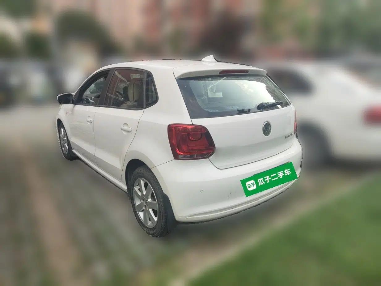 Volkswagen Polo 2013 1.6L Automatic Comfort Edition — миниатюра 4