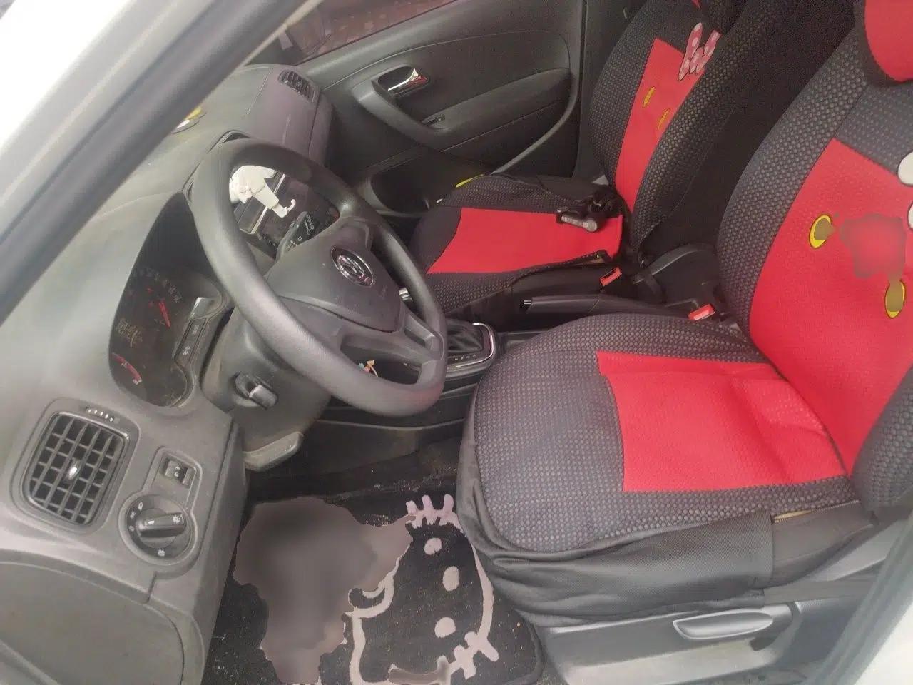 Volkswagen Polo 2016 1.4L Automatic Trendy Model — миниатюра 13