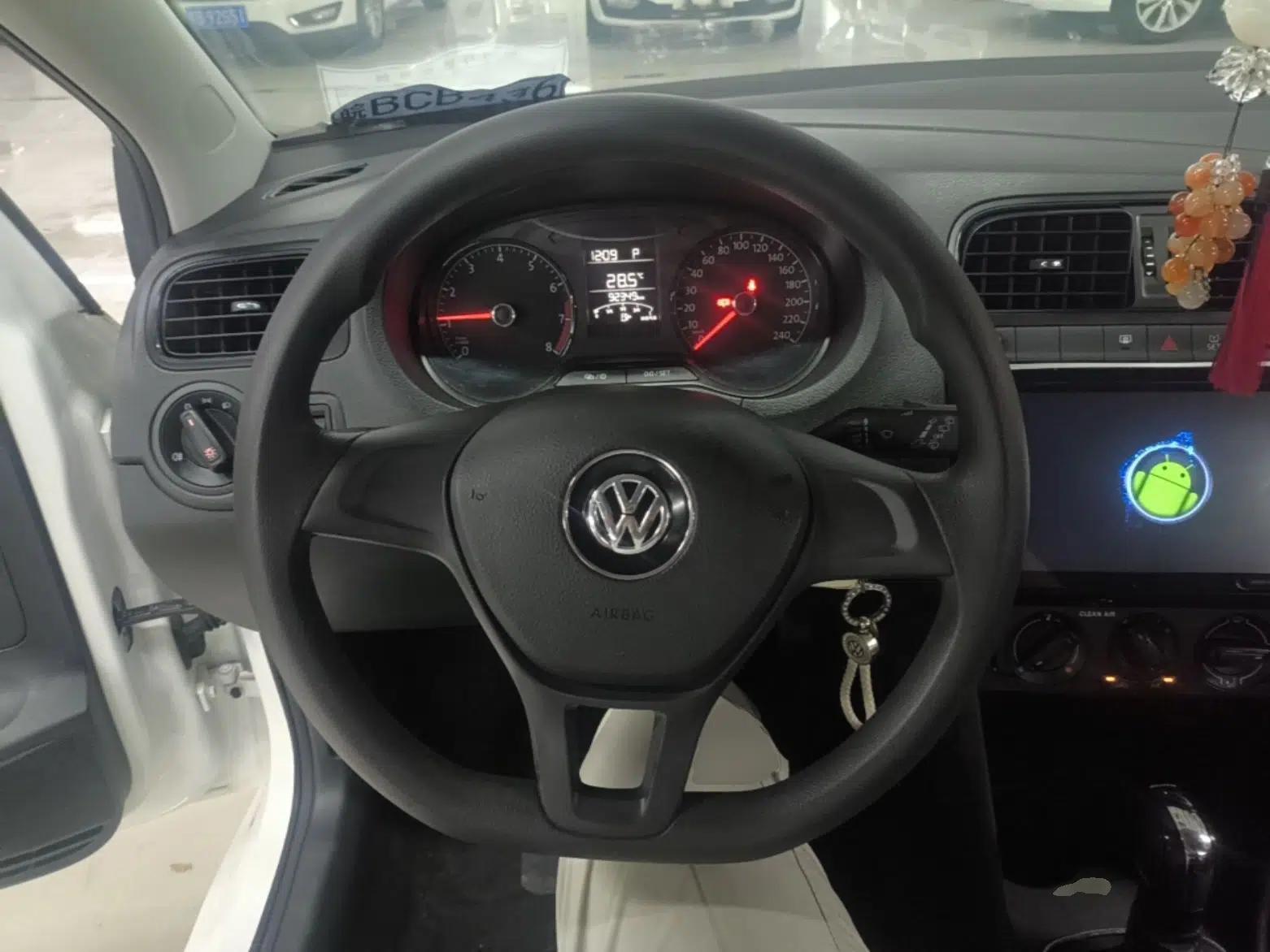 Volkswagen Polo 2018 1.5L Automatic Advanced Driving Model — миниатюра 13