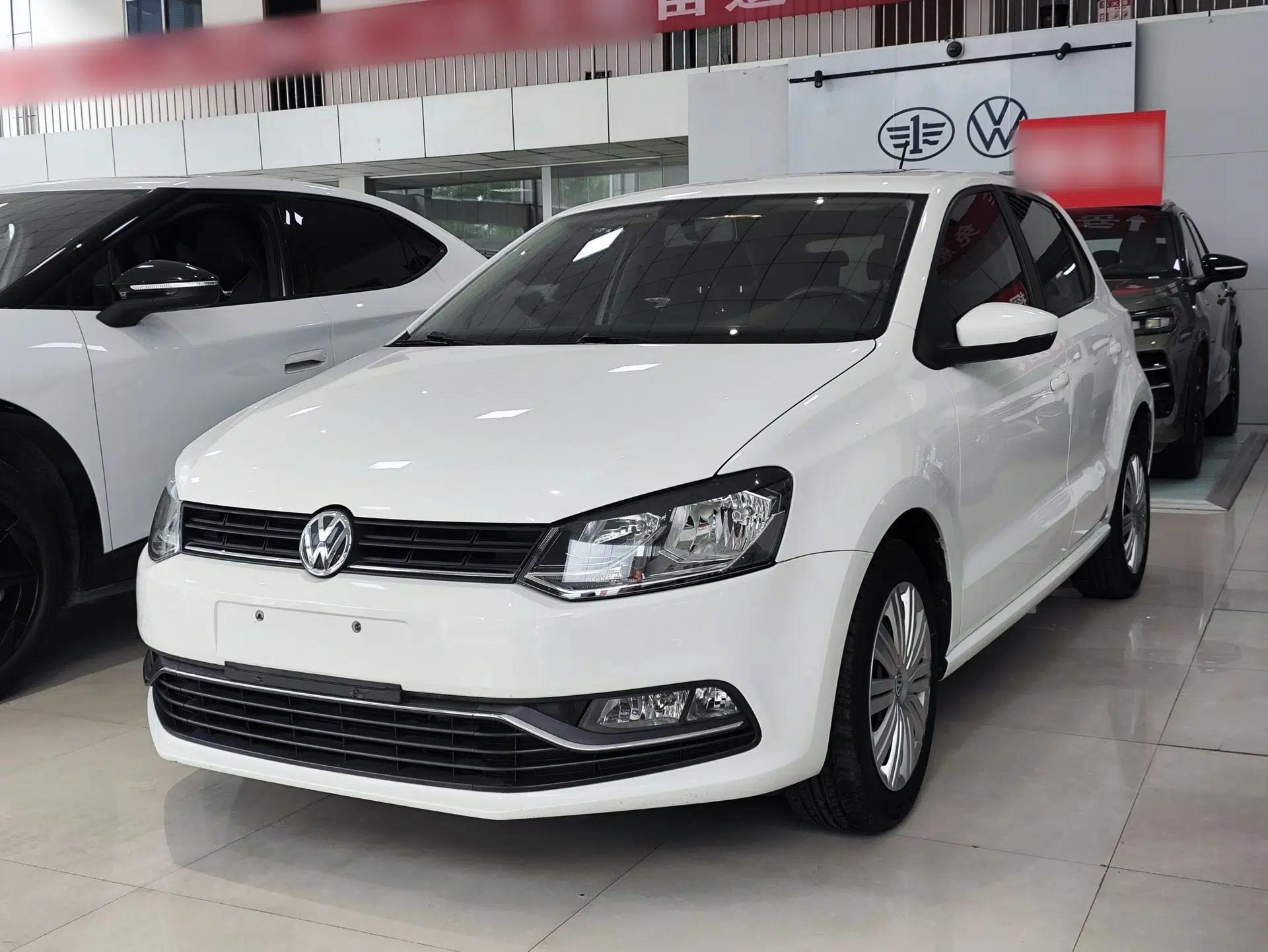 Volkswagen Polo 2016 1.6L Automatic Comfort Model — миниатюра 1
