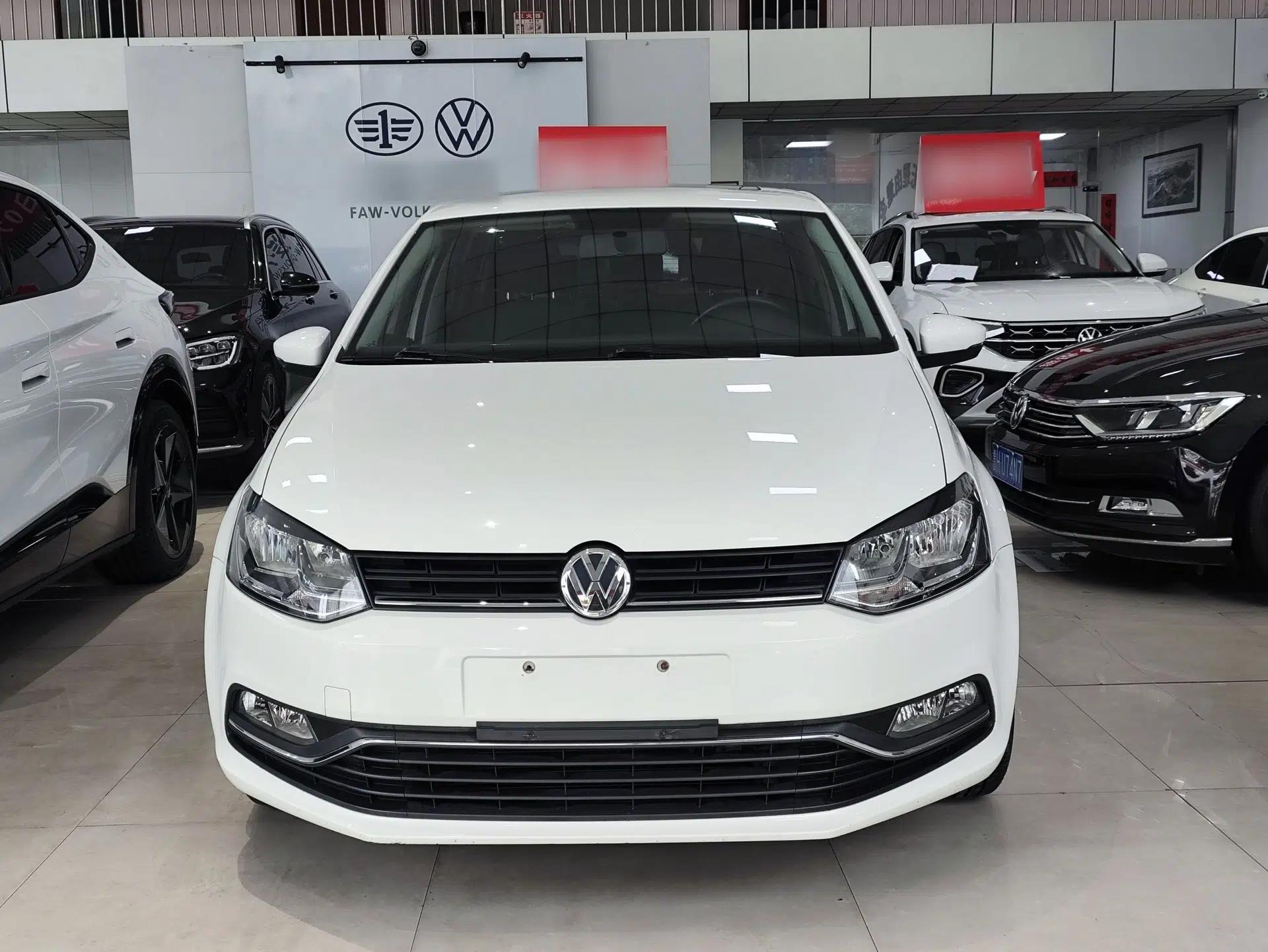 Volkswagen Polo 2016 1.6L Automatic Comfort Model — миниатюра 2
