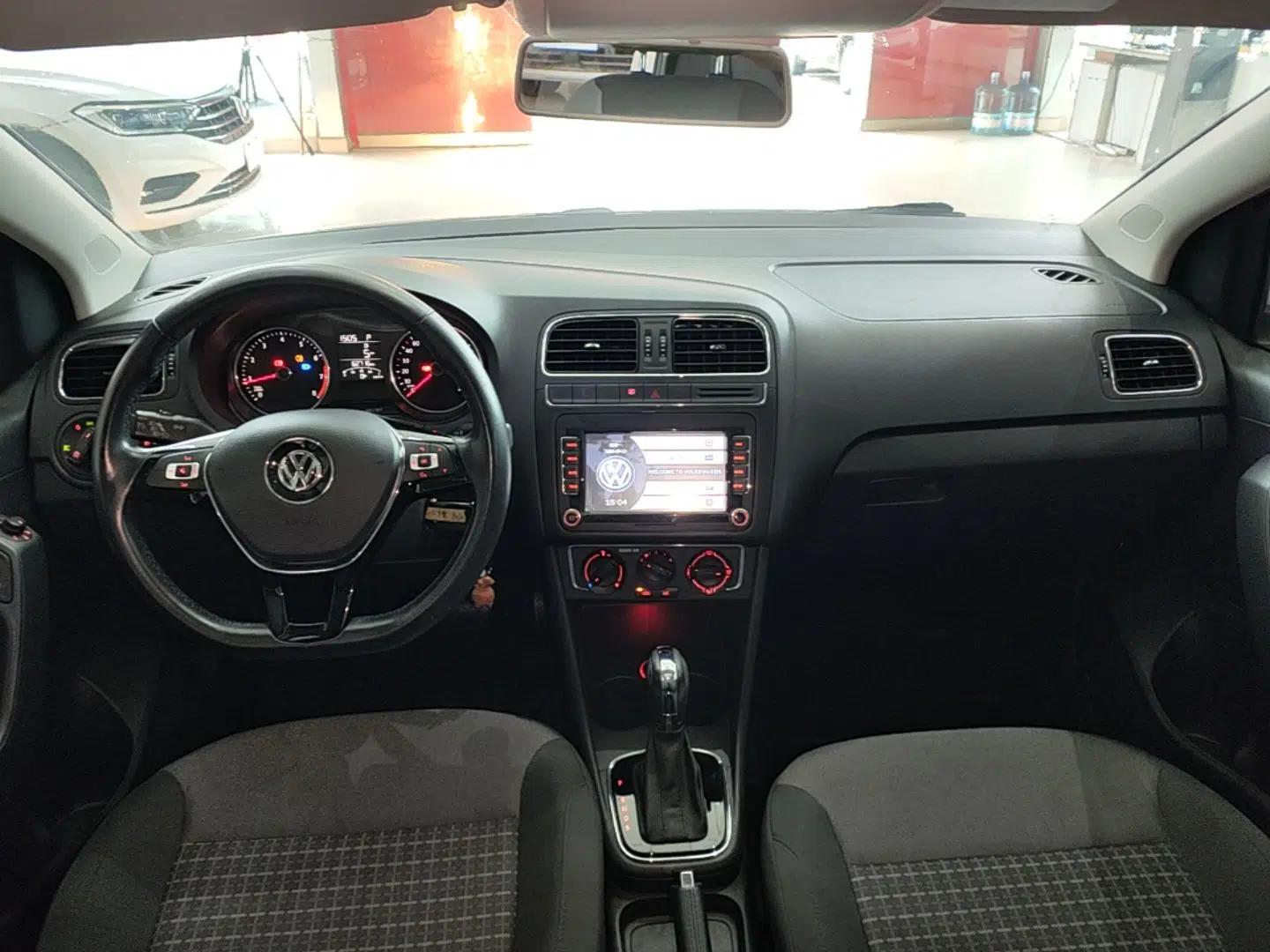 Volkswagen Polo 2016 1.6L Automatic Comfort Model — миниатюра 12