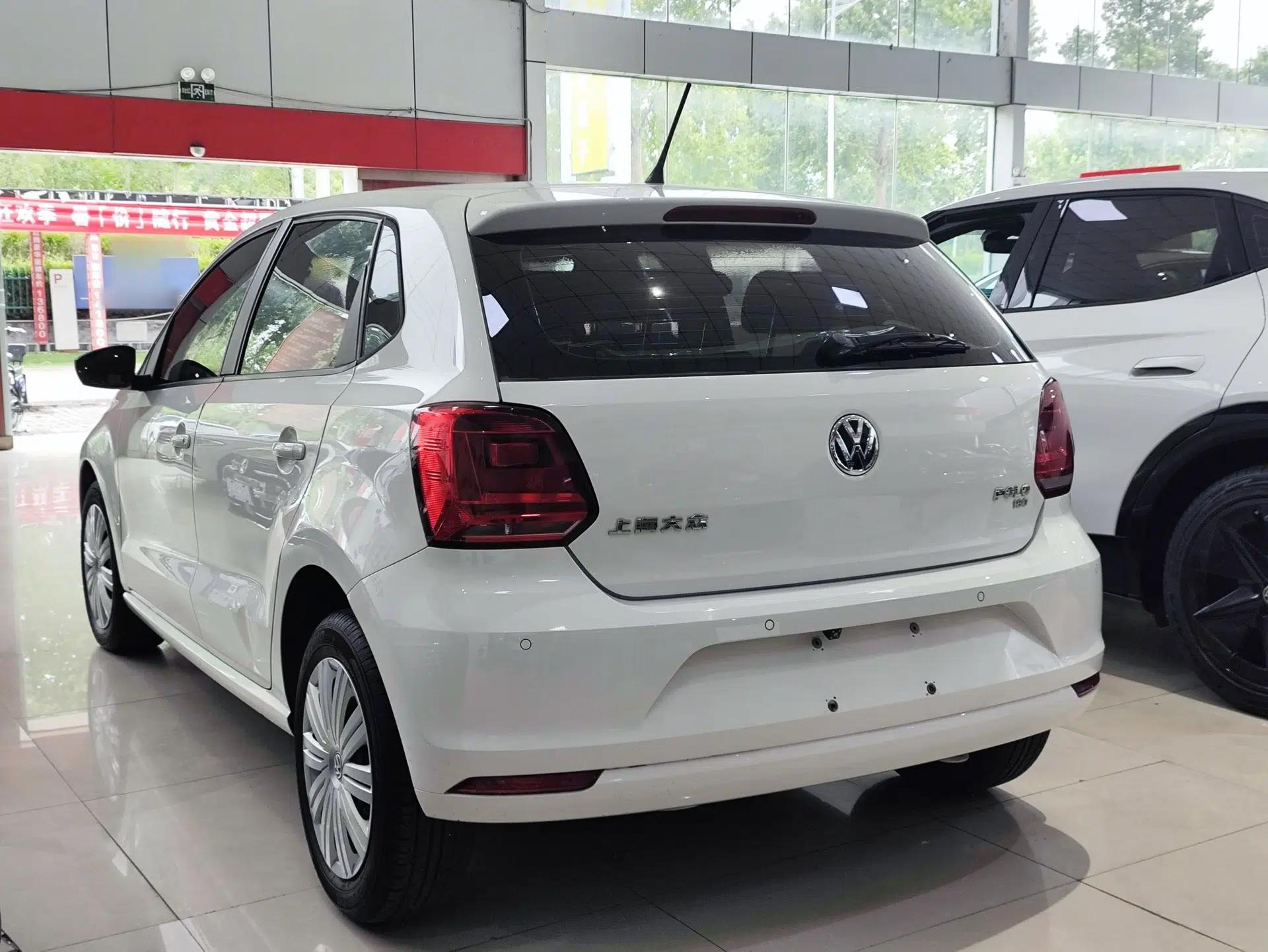 Volkswagen Polo 2016 1.6L Automatic Comfort Model — миниатюра 4