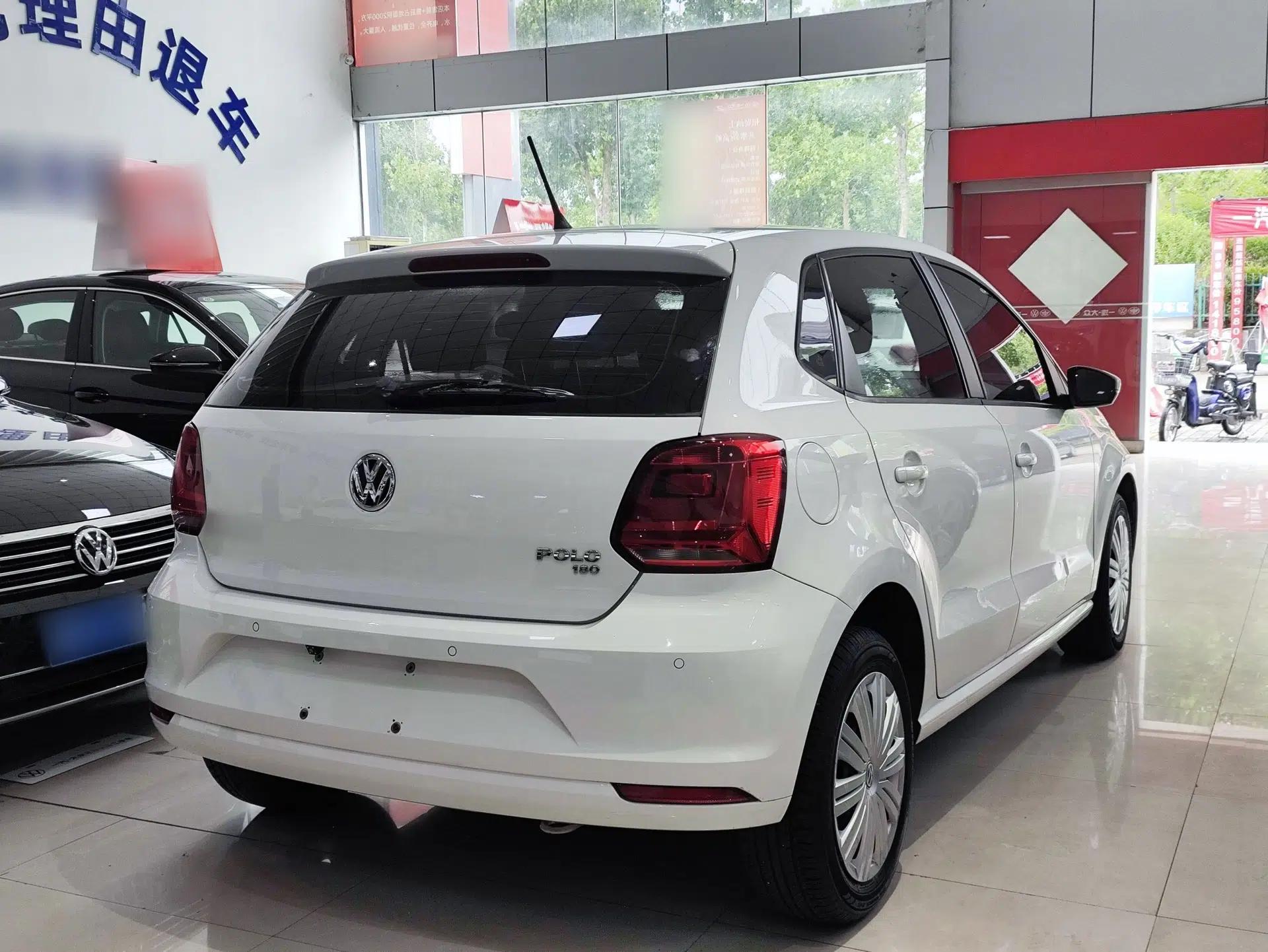 Volkswagen Polo 2016 1.6L Automatic Comfort Model — миниатюра 6