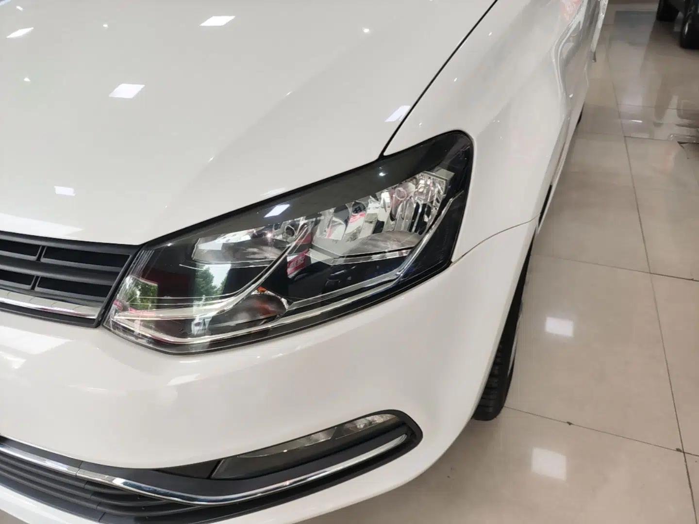 Volkswagen Polo 2016 1.6L Automatic Comfort Model — миниатюра 8