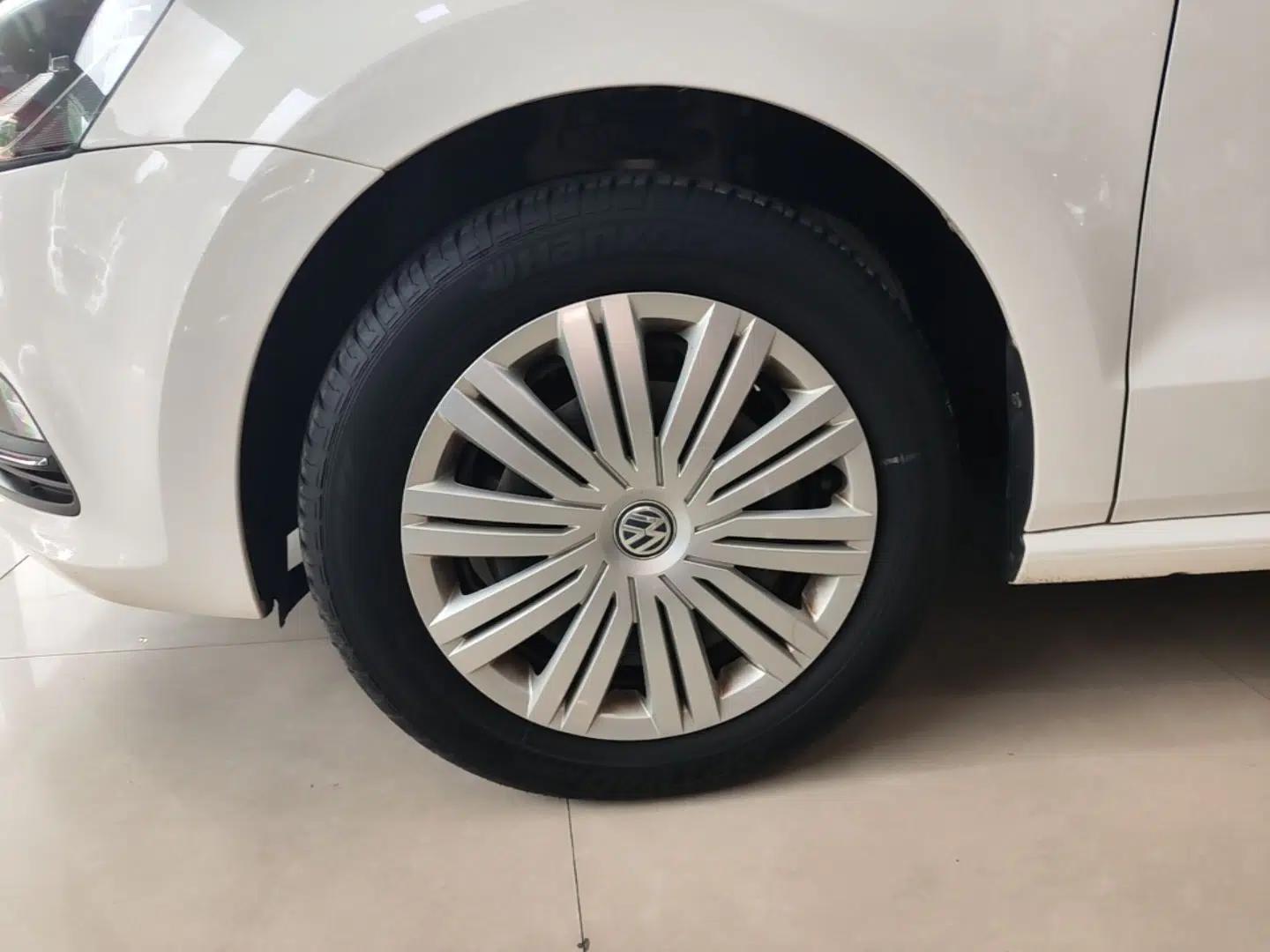 Volkswagen Polo 2016 1.6L Automatic Comfort Model — миниатюра 10