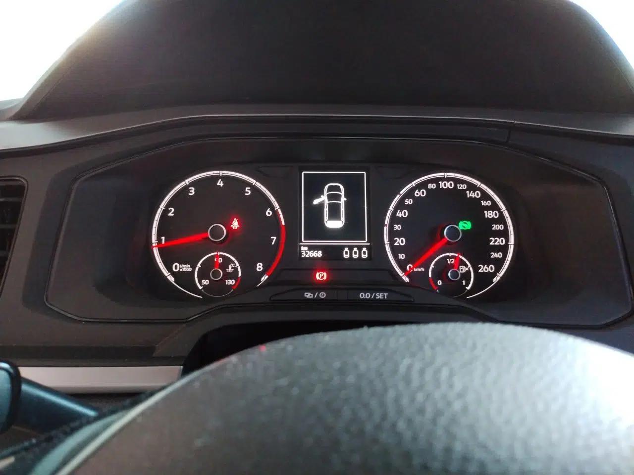 Volkswagen Polo 2019 Plus 1.5L Automatic Panoramic Enjoyment Edition — миниатюра 11