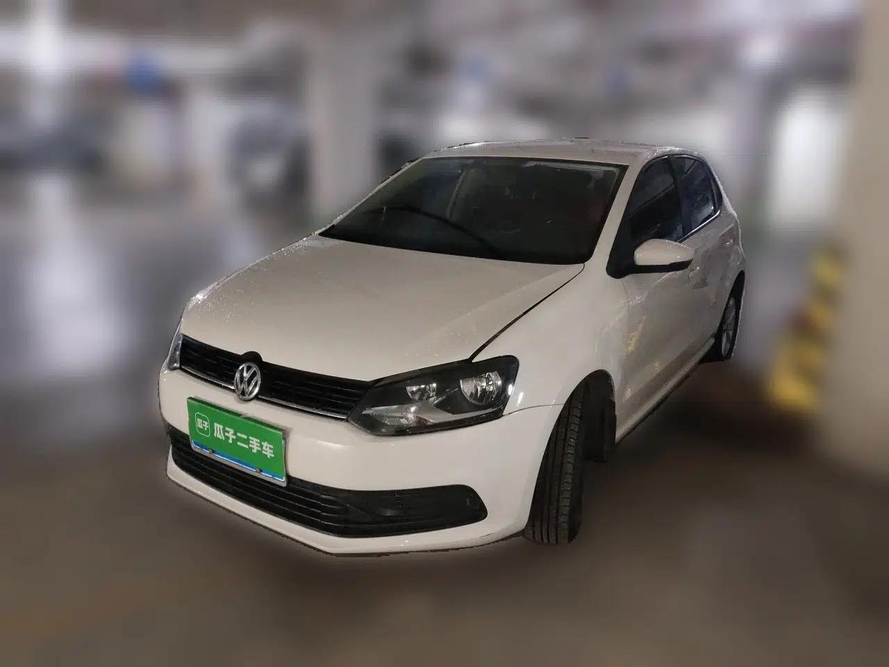 Volkswagen Polo 2016 1.4L Automatic Trendy Model — миниатюра 1