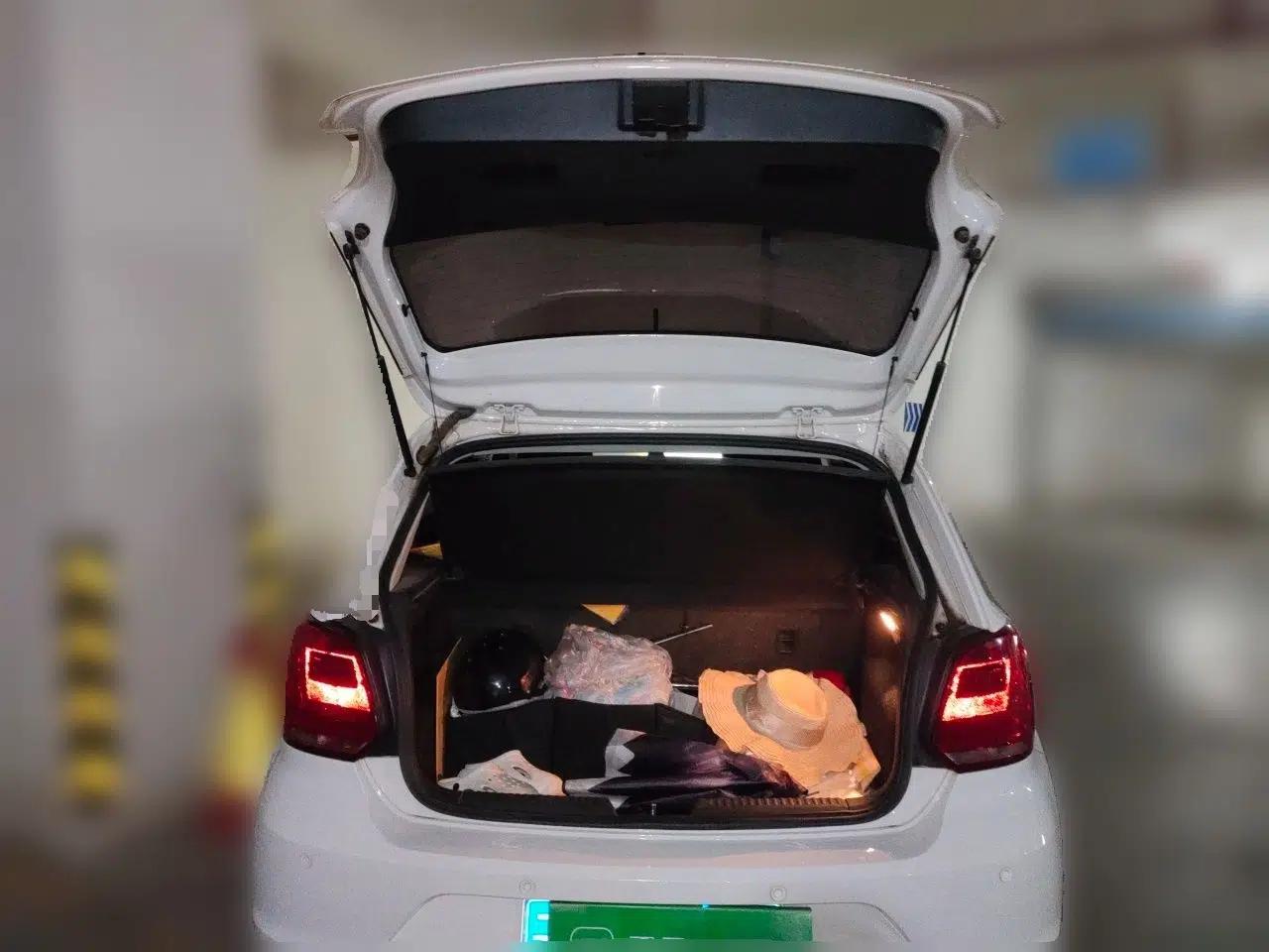 Volkswagen Polo 2016 1.4L Automatic Trendy Model — миниатюра 19