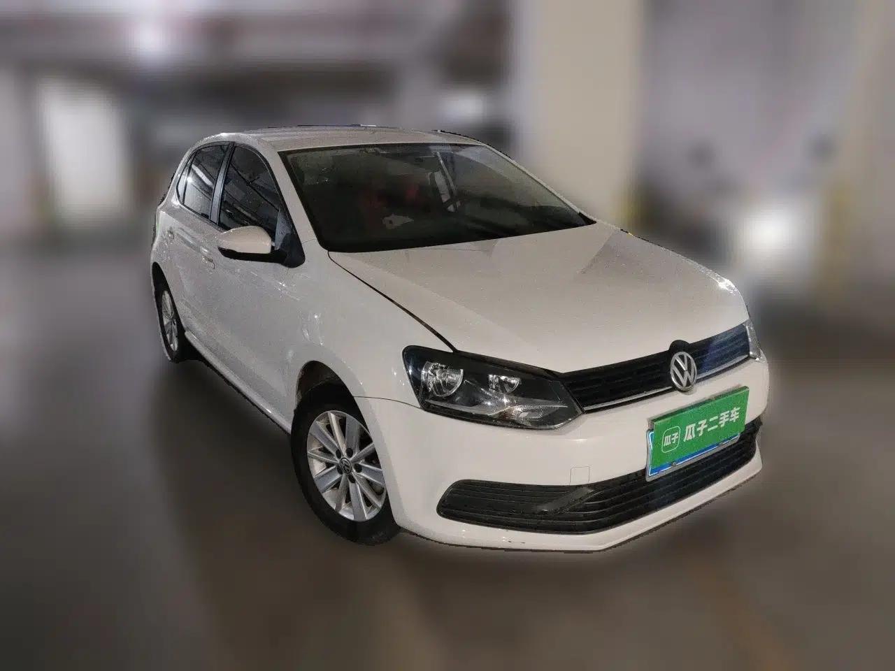 Volkswagen Polo 2016 1.4L Automatic Trendy Model — миниатюра 3