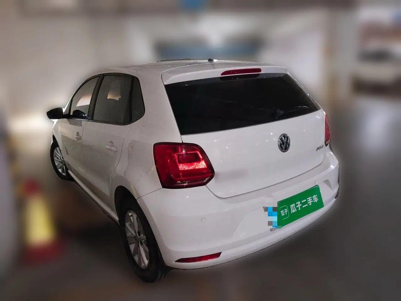 Volkswagen Polo 2016 1.4L Automatic Trendy Model — миниатюра 4