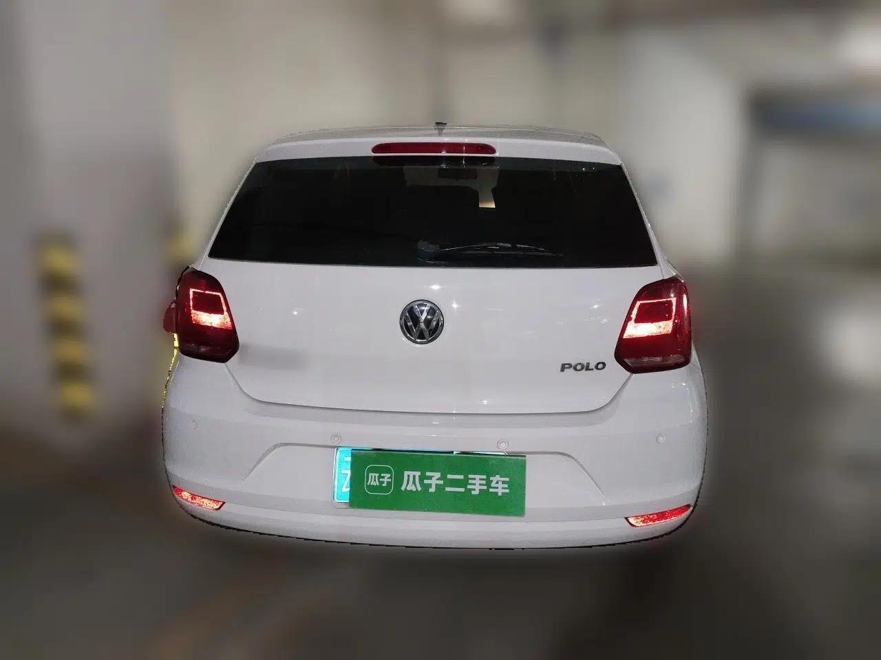 Volkswagen Polo 2016 1.4L Automatic Trendy Model — миниатюра 5