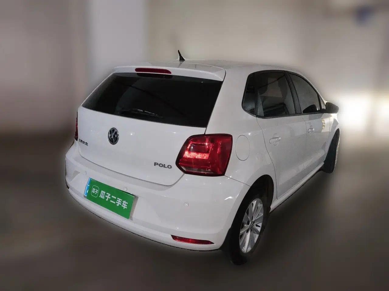 Volkswagen Polo 2016 1.4L Automatic Trendy Model — миниатюра 6