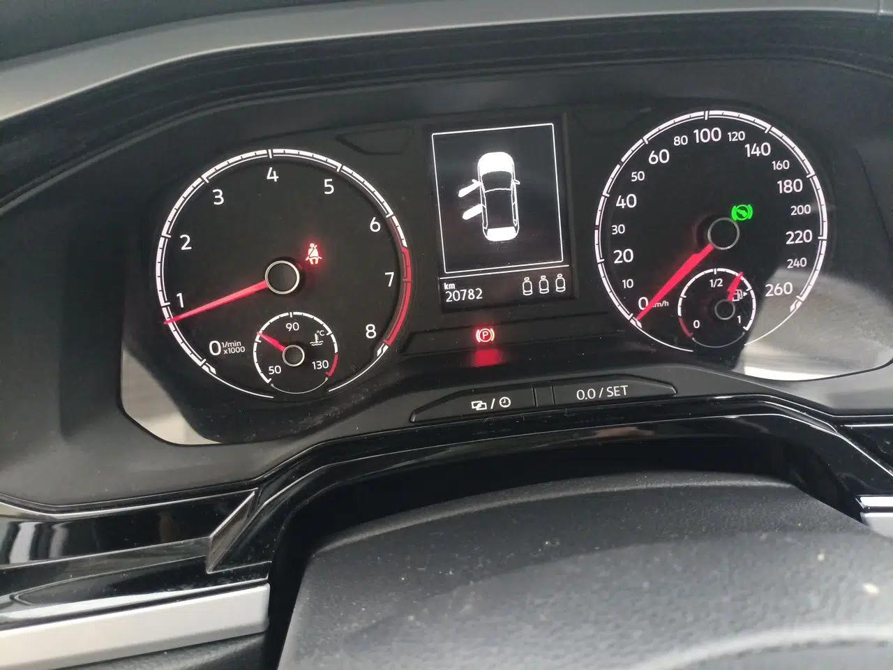 Volkswagen Polo 2019 Plus 1.5L Automatic Colorful Technology Edition — миниатюра 12