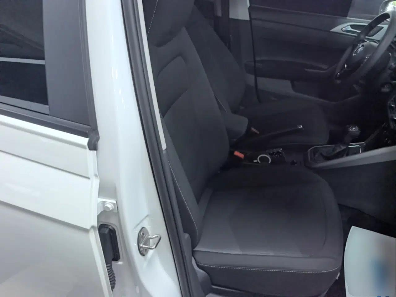 Volkswagen Polo 2019 Plus 1.5L Automatic Panoramic Enjoyment Edition — миниатюра 19