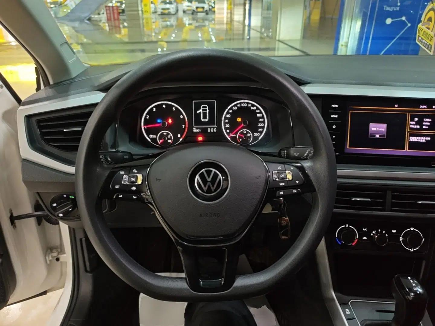 Volkswagen Polo 2021 Plus 1.5L Automatic Panoramic Enjoyment Edition — миниатюра 13