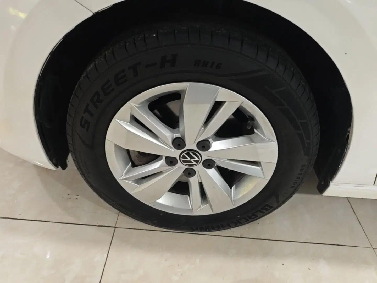 Volkswagen Polo 2021 Plus 1.5L Automatic Panoramic Enjoyment Edition — миниатюра 10