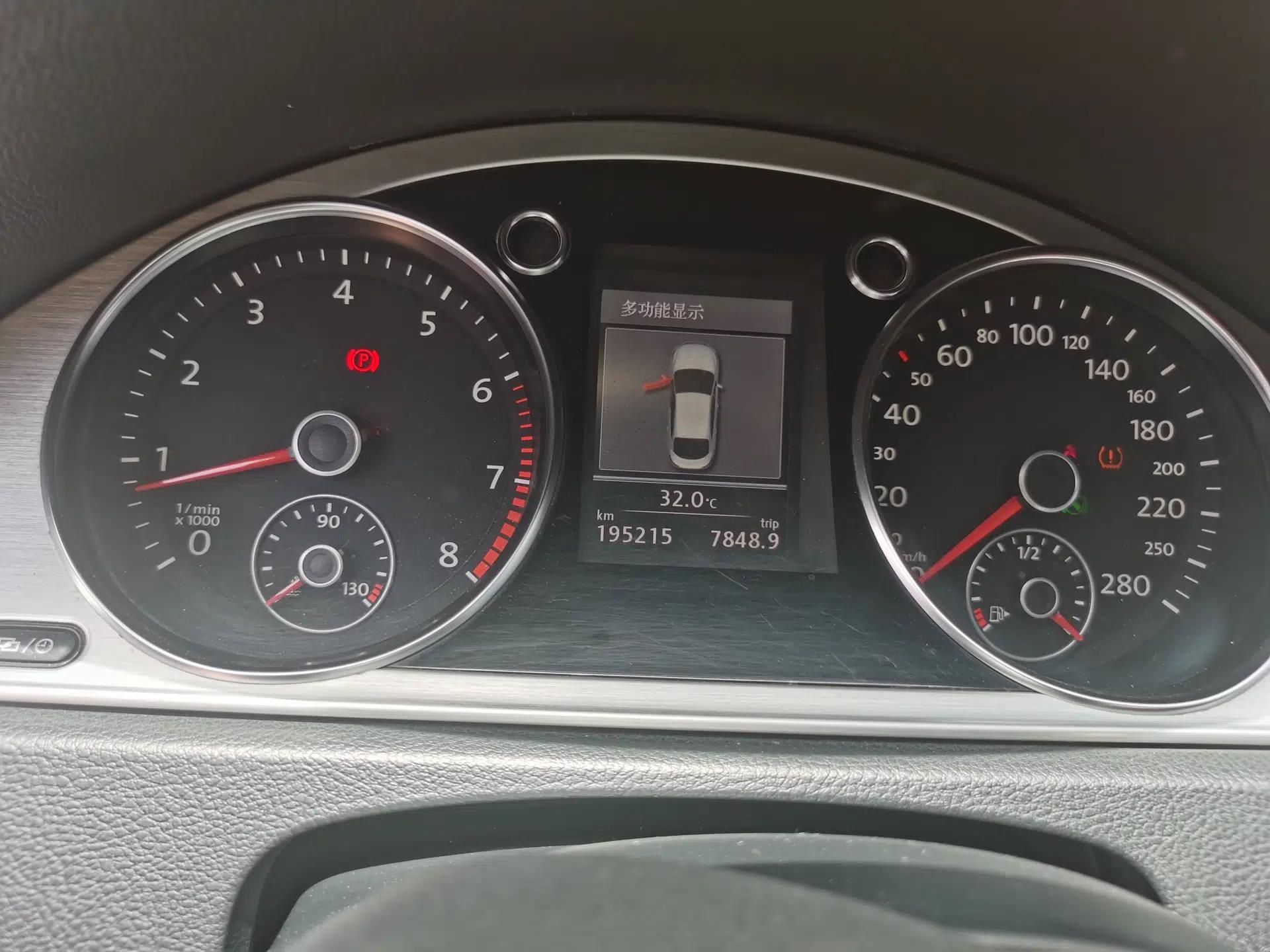 Volkswagen FAW-Volkswagen CC 2012 2.0 TSI Luxury Model — миниатюра 11