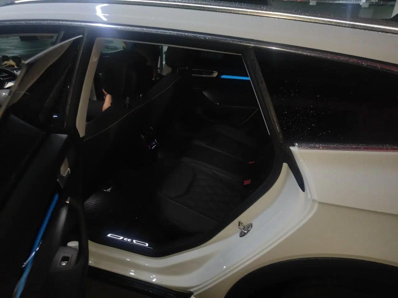 Volkswagen FAW-Volkswagen CC 2024 Estate Car 380TSI VarioPak Edition — миниатюра 17