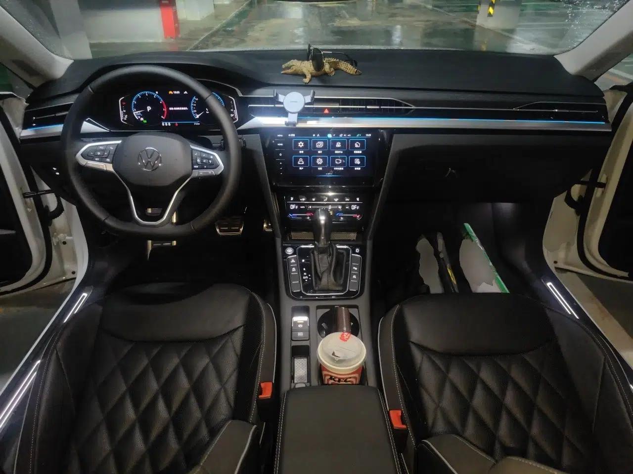 Volkswagen FAW-Volkswagen CC 2024 Estate Car 380TSI VarioPak Edition — миниатюра 9
