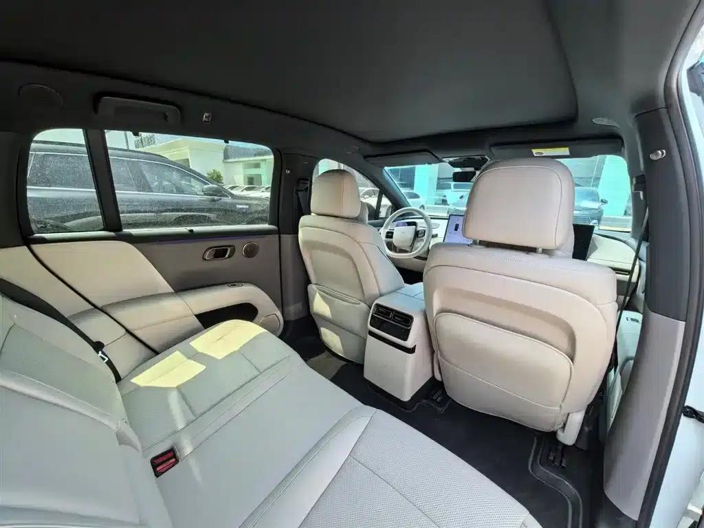 Li Auto i6 2025 Two-Wheel Drive Standard Edition — миниатюра 5