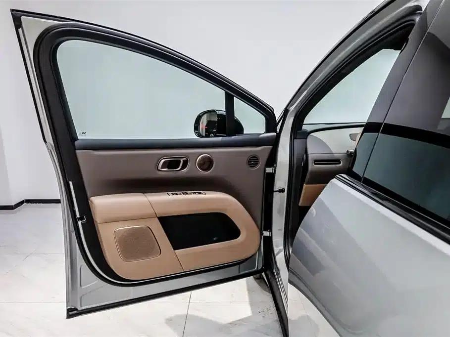 Li Auto i6 2025 Two-Wheel Drive Standard Edition — миниатюра 12
