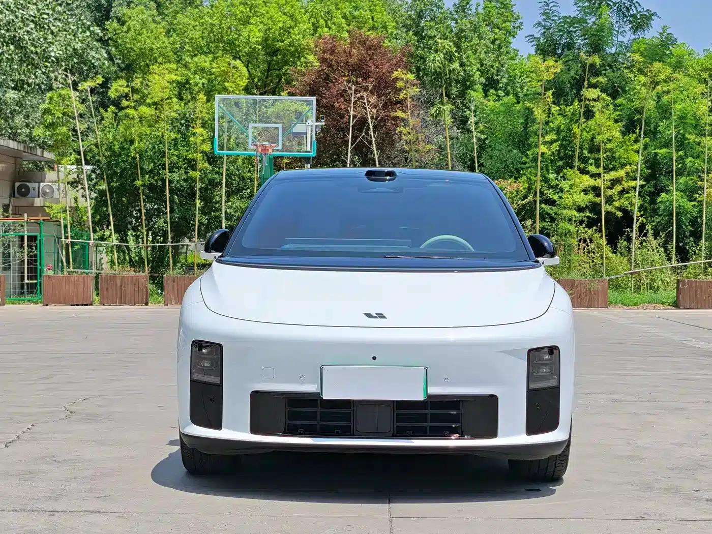 Li Auto i6 2025 Two-Wheel Drive Standard Edition — миниатюра 2