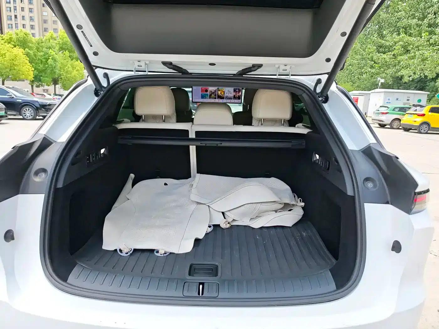 Li Auto i6 2025 Two-Wheel Drive Standard Edition — миниатюра 16