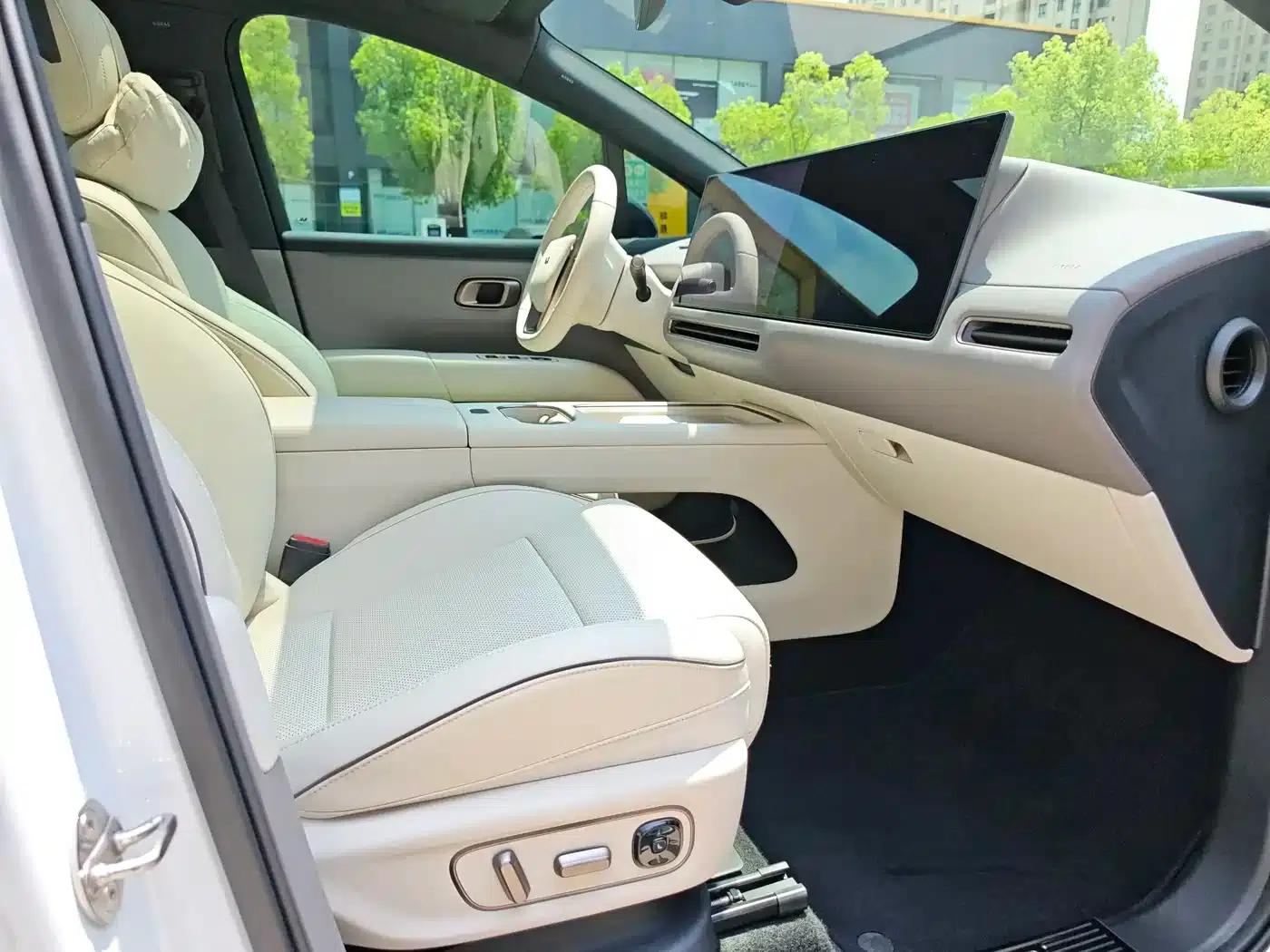 Li Auto i6 2025 Two-Wheel Drive Standard Edition — миниатюра 9