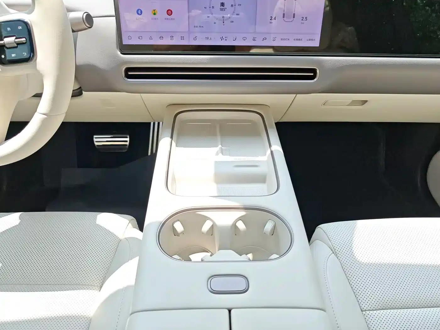 Li Auto i6 2025 Two-Wheel Drive Standard Edition — миниатюра 10