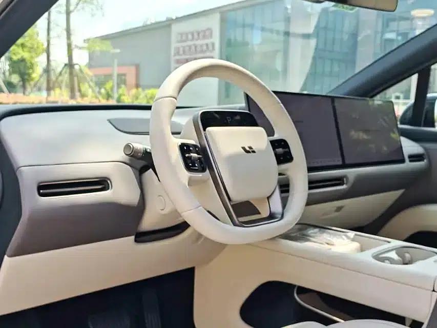 Li Auto i6 2025 Two-Wheel Drive Standard Edition — миниатюра 3