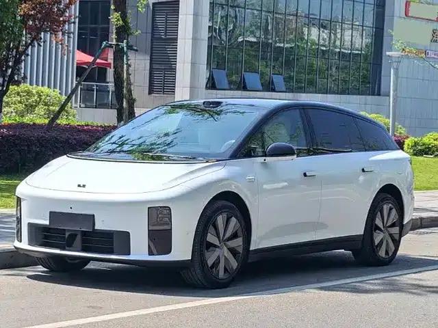 Li Auto i6 2025 Two-Wheel Drive Standard Edition