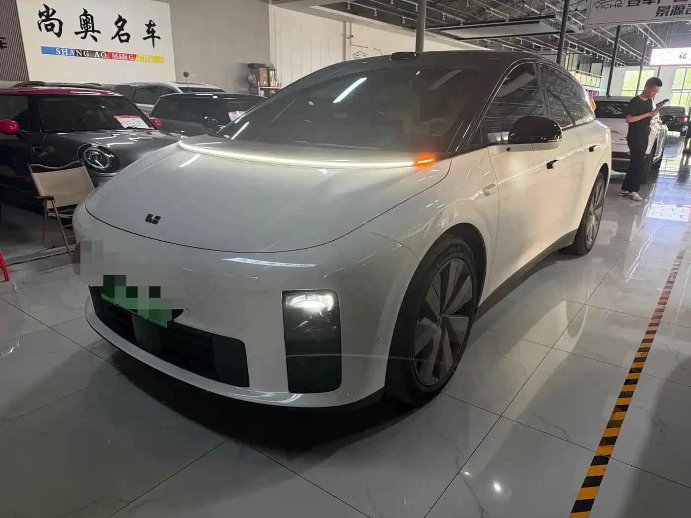 Li Auto i6 2025 AWD Standard Edition — миниатюра 1