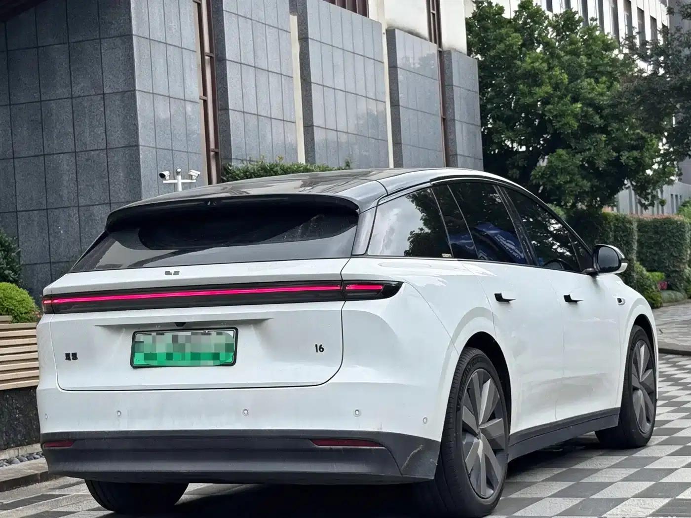 Li Auto i6 2025 Two-Wheel Drive Standard Edition — миниатюра 3