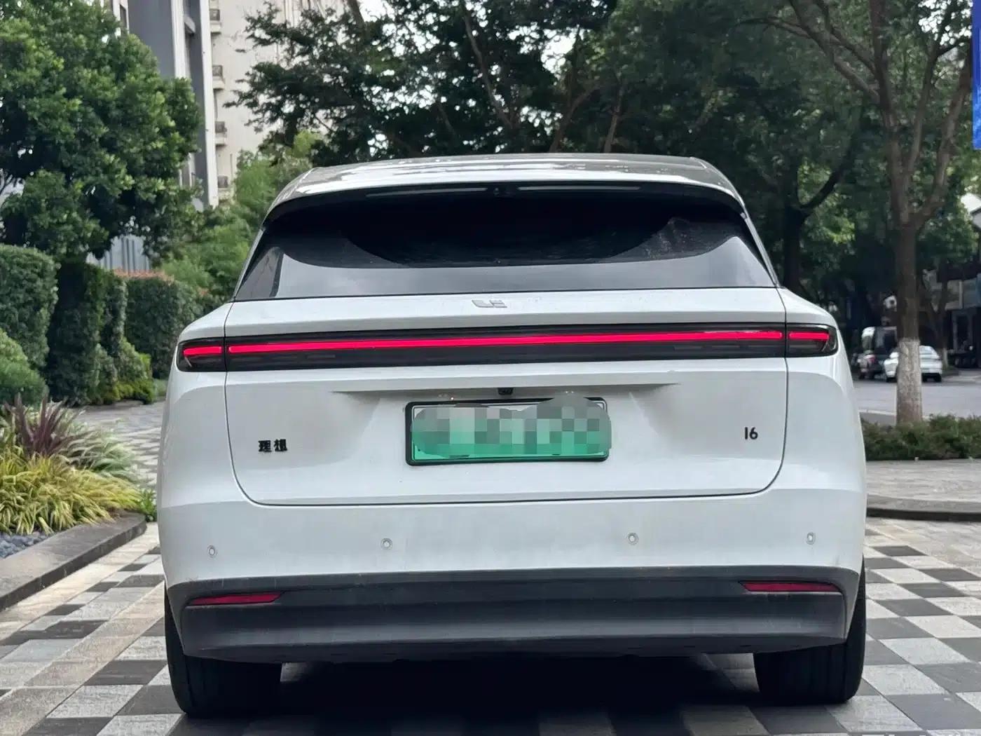 Li Auto i6 2025 Two-Wheel Drive Standard Edition — миниатюра 6