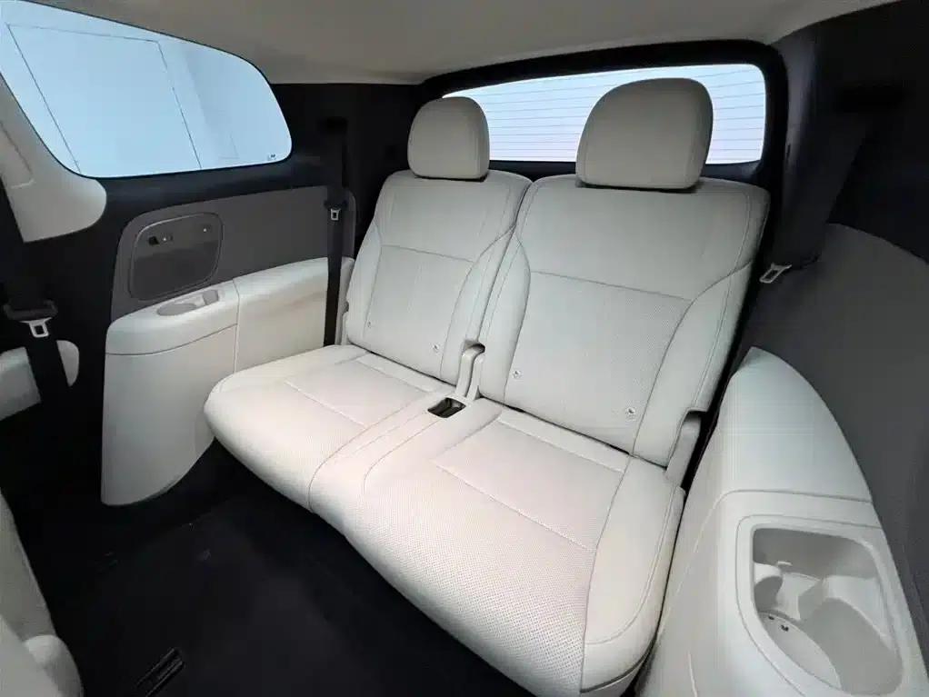 Li Auto i8 2025 Standard Edition — миниатюра 19