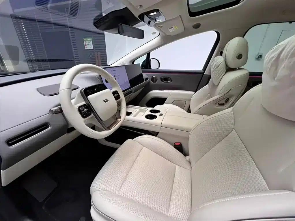 Li Auto i8 2025 Standard Edition — миниатюра 3