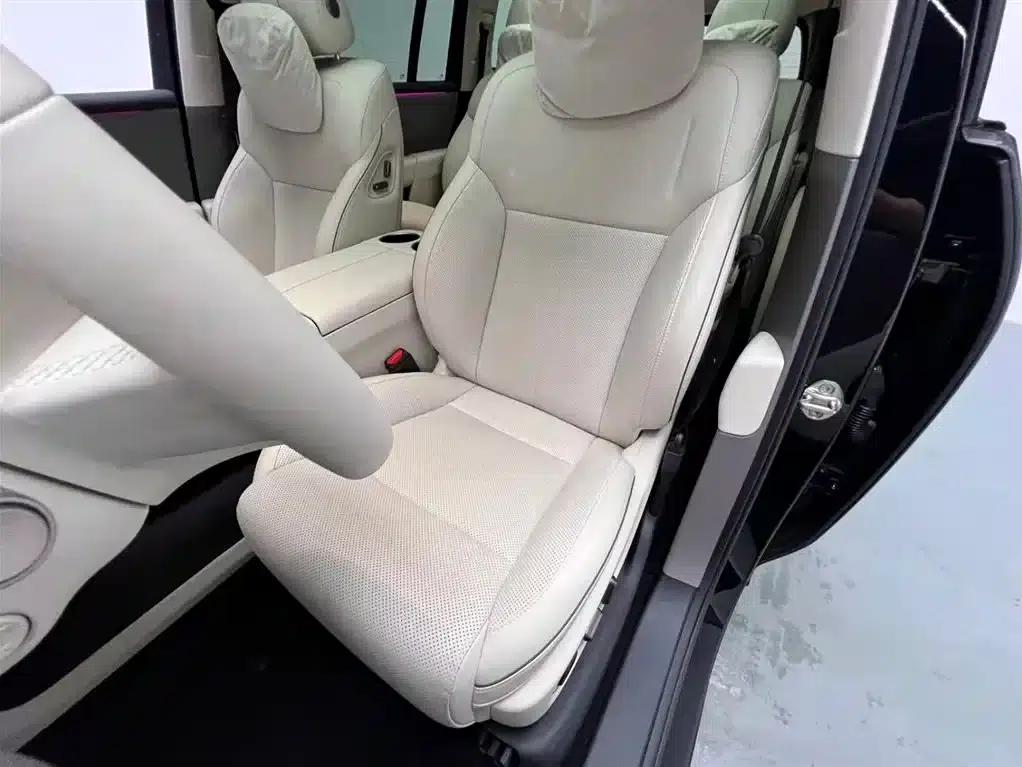 Li Auto i8 2025 Standard Edition — миниатюра 4