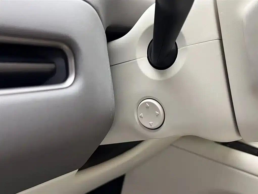 Li Auto i8 2025 Standard Edition — миниатюра 7