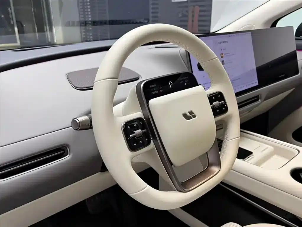 Li Auto i8 2025 Standard Edition — миниатюра 8