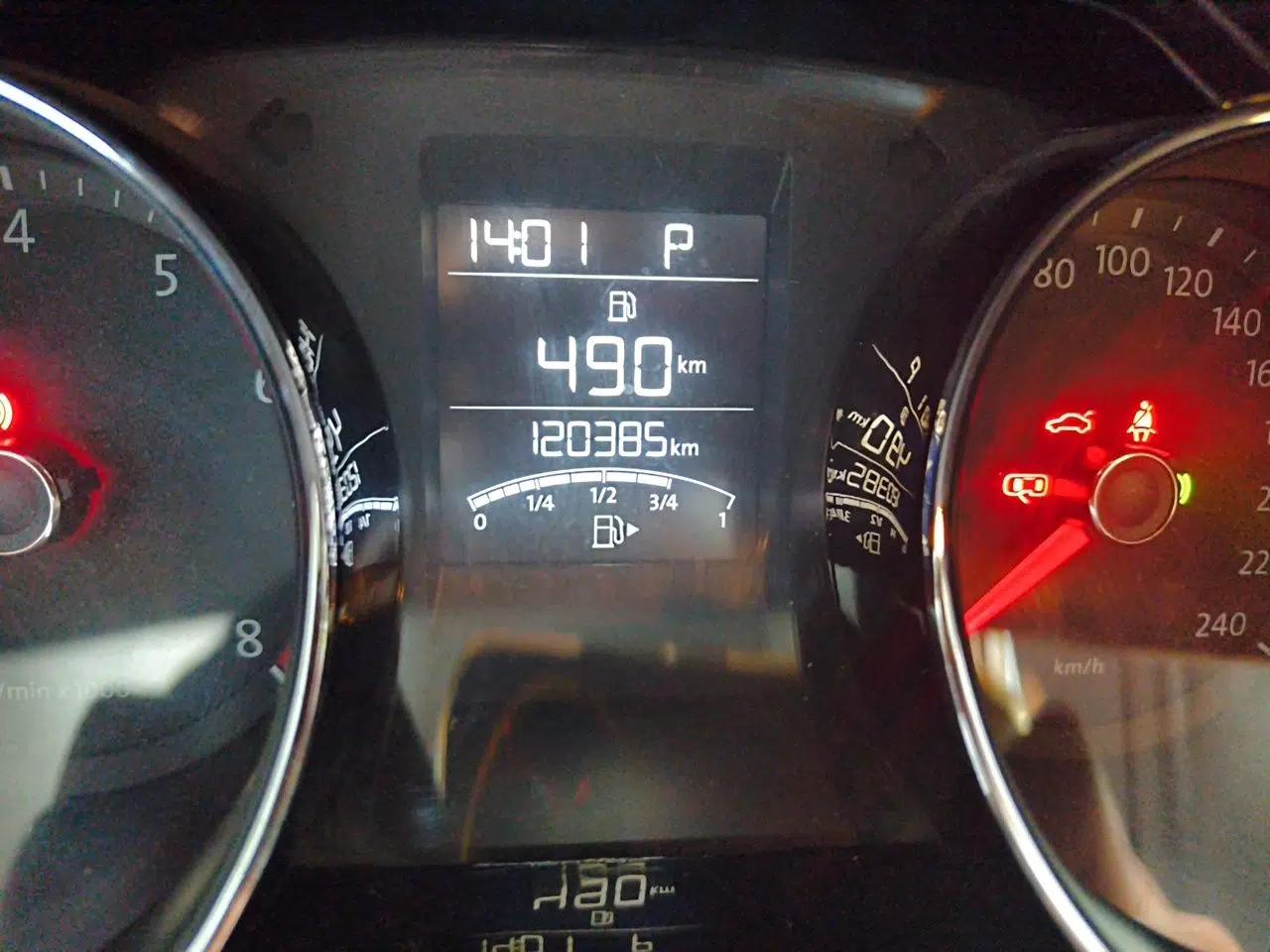 Volkswagen Bora 2013 1.6L Automatic Comfort Model — миниатюра 12