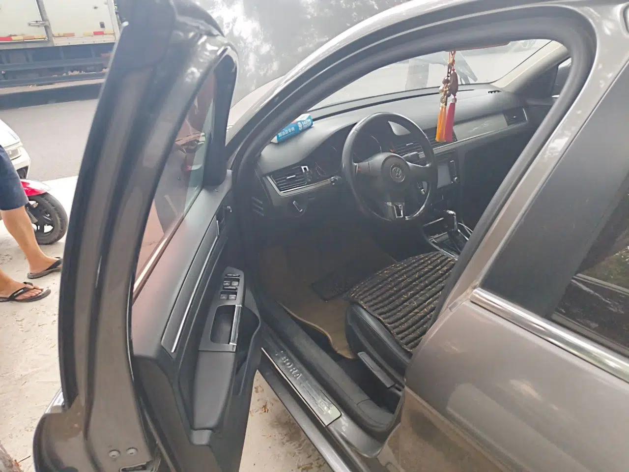 Volkswagen Bora 2013 1.6L Automatic Comfort Model — миниатюра 16