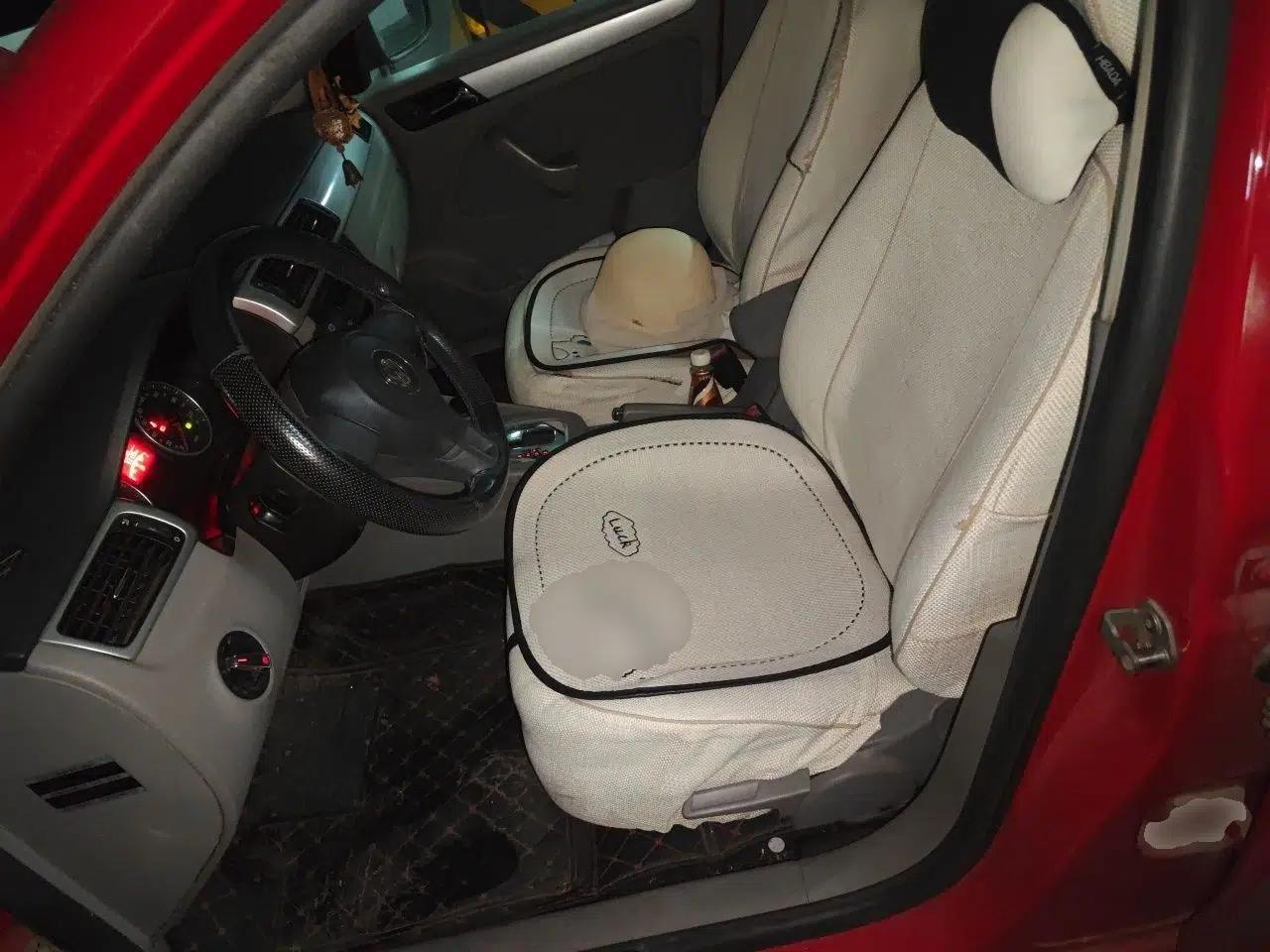 Volkswagen Bora 2012 1.6L Automatic Fashion Edition — миниатюра 15