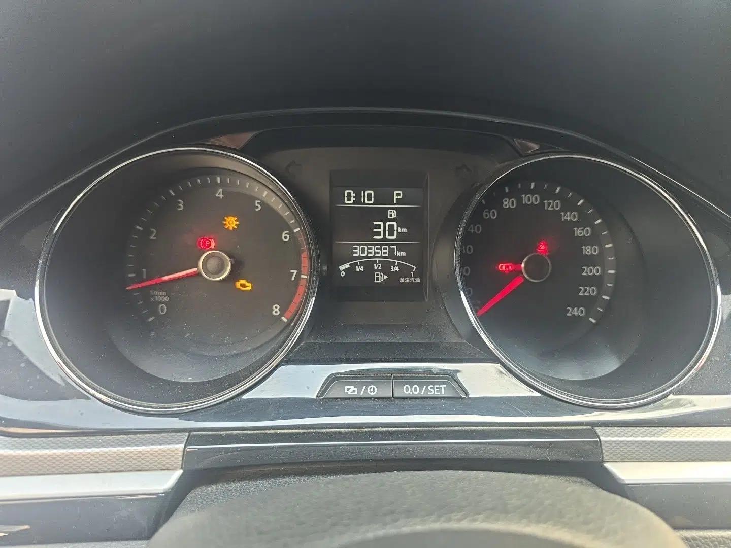 Volkswagen Bora 2018 1.5L Automatic Comfort Model — миниатюра 11